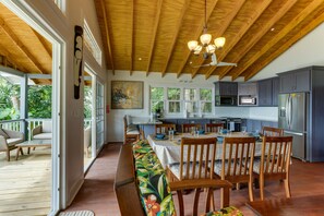 Dining - Complete Beach Retreat: Cottage + Beachhouse (Placencia)