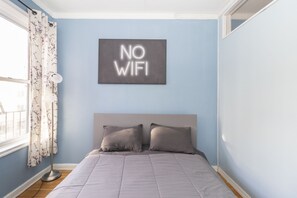 2 sovrum, skrivbord, strykjärn/strykbräda och wi-fi