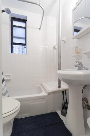 Hair dryer, towels - Upper East Spacious 2 Bedrooms Apartment near the Park (Manhattan)