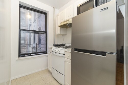 Upper East Spacious 2 Bedrooms Apartment near the Park