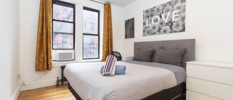 2 sovrum, skrivbord, wi-fi och sängkläder