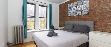 2 chambres, fer et planche à repasser, Wi-Fi, draps fournis