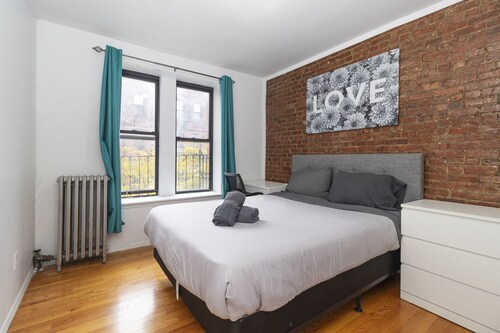 Spacious Two BR Apartments in Yorkville Upper East NYC