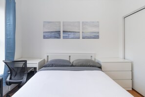 2 bedrooms, desk, iron/ironing board, WiFi - Yorkville 2 BR Suit on Upper East Side NYC (Manhattan)