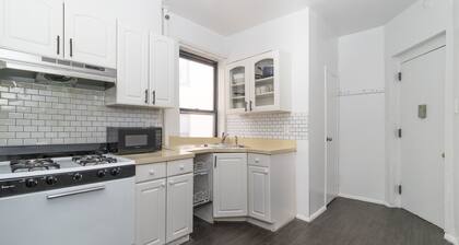 Yorkville 2 BR Suit on Upper East Side NYC