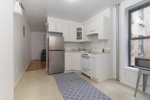 Fridge, microwave, oven, stovetop - Upper East Cozy Two Bedrooms near Museum Mile & Central Park (Manhattan)