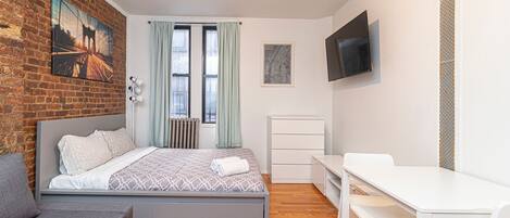 Bureau, Wi-Fi, draps fournis