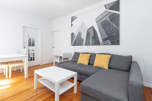 Spacious Two Bedrooms Apartment on Upper East Side