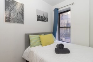 2 bedrooms, iron/ironing board, WiFi, bed sheets - Newly Renovated 2 BR on Upper East Side MIN 30 DAYS (Manhattan)