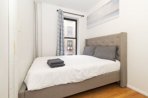 2 chambres, fer et planche à repasser, Wi-Fi, draps fournis