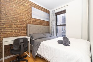 2 bedrooms, iron/ironing board, WiFi, bed sheets