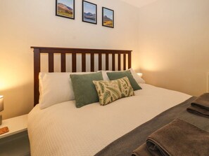 2 bedrooms, iron/ironing board, free WiFi, bed sheets - Private Cottage - Dogs Welcome - 1 Minute Walk to Local Pub (Shap)