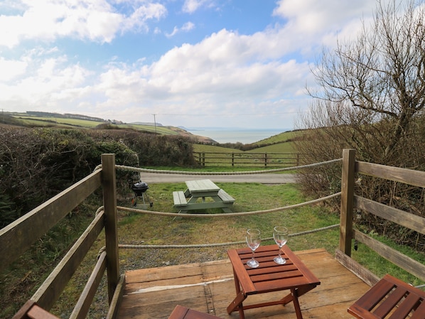 Cottage | Property grounds - Sea the Stars (New Quay)