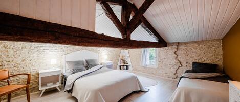 3 bedrooms, iron/ironing board, free WiFi