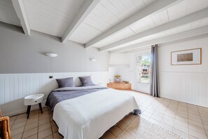 3 chambres, fer et planche à repasser, Wi-Fi gratuit