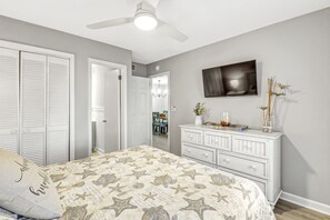 2 bedrooms, iron/ironing board, travel cot, free WiFi