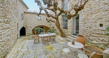 Gorgeous home in Lussan with WiFi