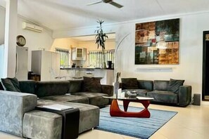 TV - Tropical jewel on the heights of La Tourelle (Black River)