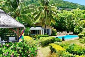 Pool - Tropical jewel on the heights of La Tourelle (Black River)