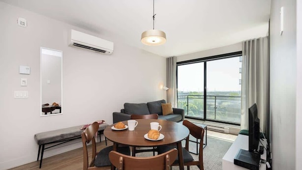 Unclassified image, 1 of 12, button - Comfort Plus - 1 bedroom (Montreal)