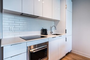 Private kitchen - Comfort city view - 1 bedroom (Montreal)