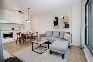 Living area - Comfort city view - 1 bedroom (Montreal)