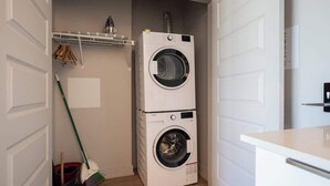 Unclassified image, 5 of 17, button - Comfort Plus City View - 1 bedroom (Montreal)