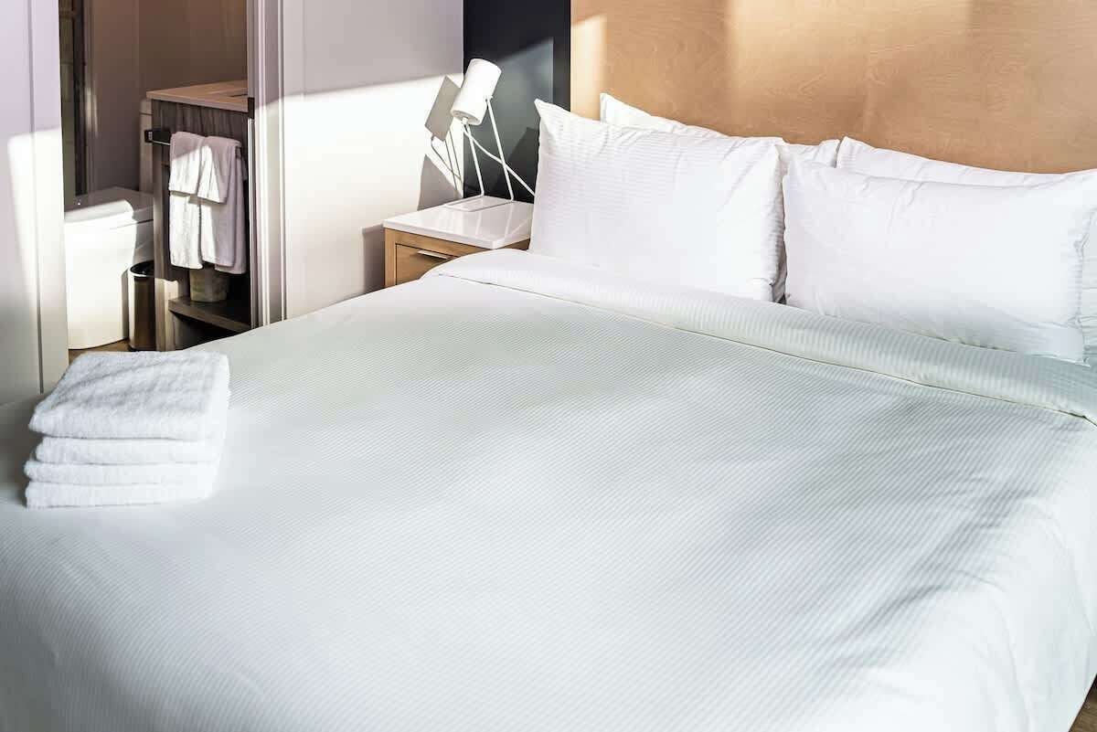 1 chambre, fer et planche à repasser, Wi-Fi gratuit, draps fournis