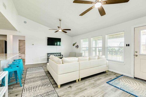 King's Castle - Bay & Beach View - Family Friendly