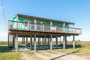 Exterior - Beautiful Bay and Beach View! Best of Both Worlds (Surfside Beach)
