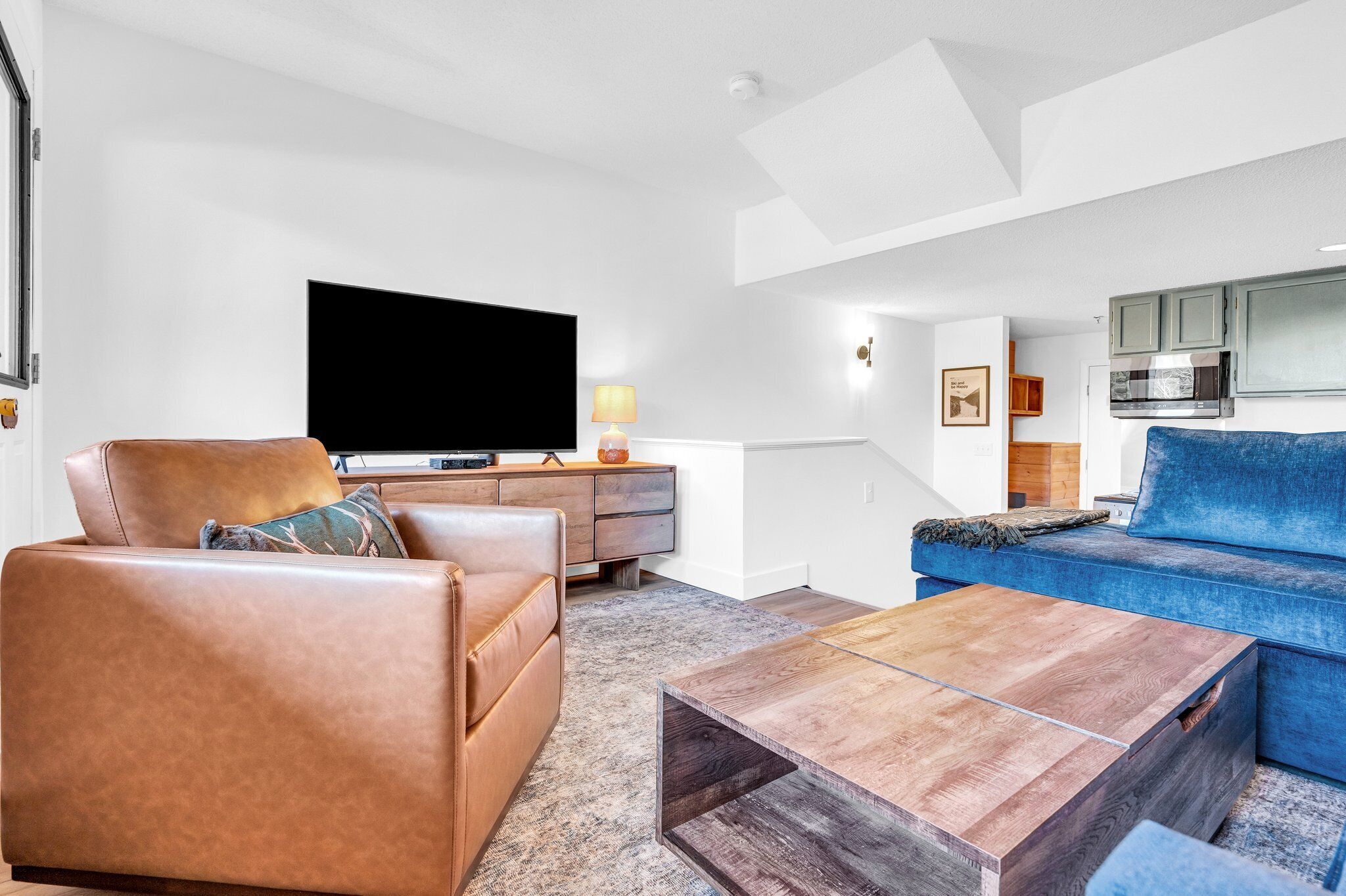 智能电视、壁炉