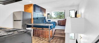 Ski-In/Out Condo with HotTub Sauna & Pool Sleeps 6