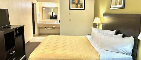 Standard 1 King Room | Pillowtop beds, desk, laptop workspace, iron/ironing board