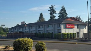 Exterior - Red Roof PLUS+ Centralia (Centralia)