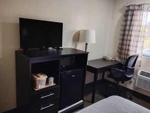 Standard 1 Queen Room | Pillow-top beds, desk, laptop workspace, iron/ironing board