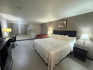 Superior Room, 1 Queen Bed with Sofa bed (Smoke Free) | Desk, laptop workspace, iron/ironing board, WiFi (free) - Red Roof PLUS+ Centralia (Centralia)
