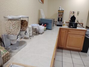 Free daily continental breakfast