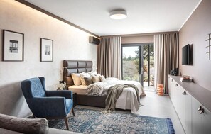 3 bedrooms, free WiFi, bed sheets - Nice home in Brajkovici with kitchen (Brajkovici)