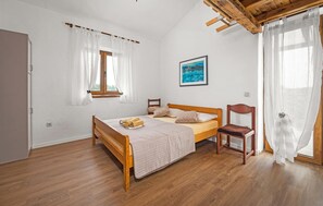 3 Schlafzimmer, Reisekinderbett, kostenloses WLAN, Bettwäsche