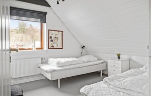 4 bedrooms, travel cot, free WiFi