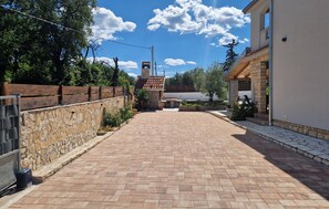 Property grounds - 3 bedroom cozy home in Sukosan (Sukosan)