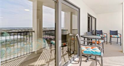 Coastal 1BR Retreat w/Beachfront-Pool-Pets Allowed