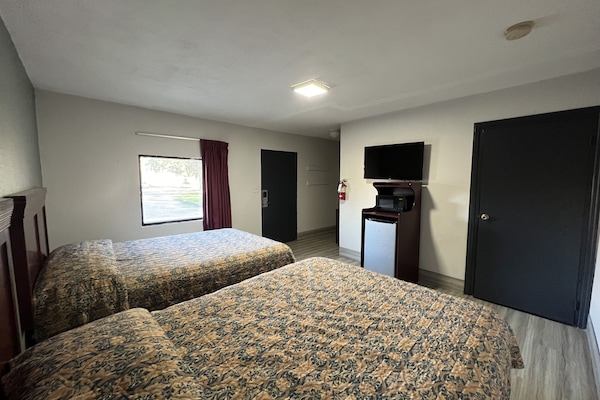 Basic Double Room | WiFi (free)