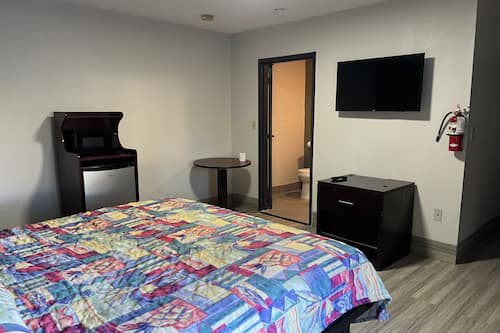 Basic Single Room | Free WiFi