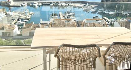 Apartment 'Icon Marina B' mit Meerblick, WLAN und Klimaanlage