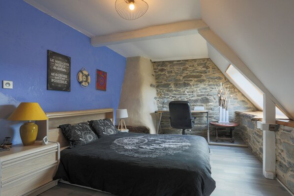 2 habitaciones, tabla de planchar con plancha y wifi gratis 