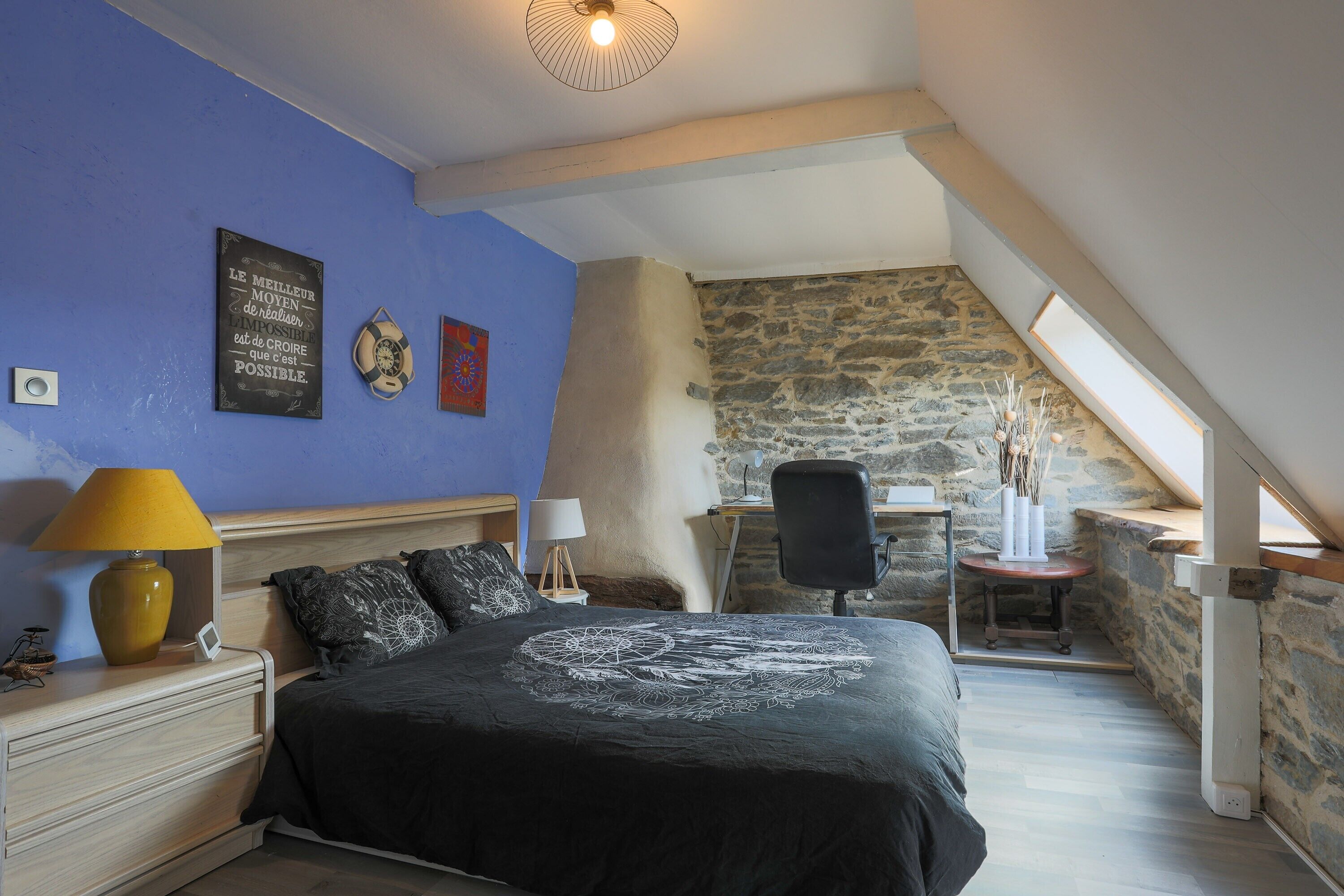 2 habitaciones, tabla de planchar con plancha y wifi gratis 