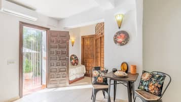 1 habitación, wifi gratis y ropa de cama