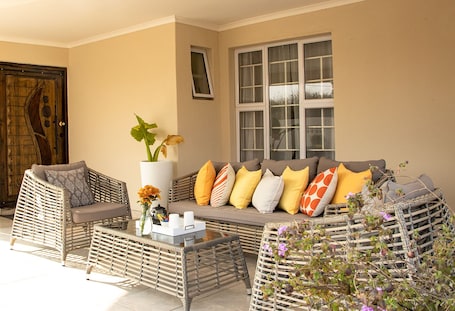 Terrasse/Patio. Mmaset Houses 3-bedrooms
