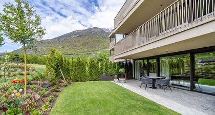 Holiday Apartment "Domizil Sonnengold" with Mountain View, Private Terrace & Wi-Fi